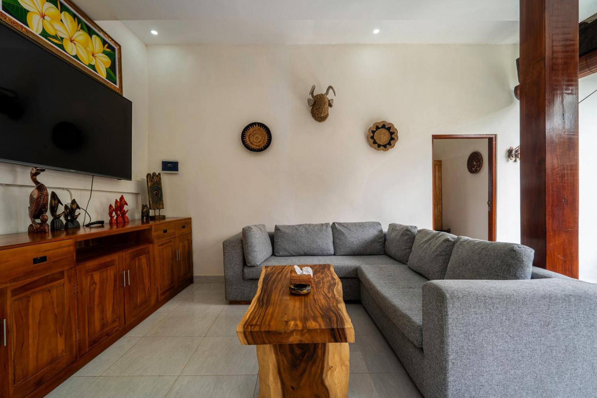Angseri Villas ตาบานัน ภายนอก รูปภาพ