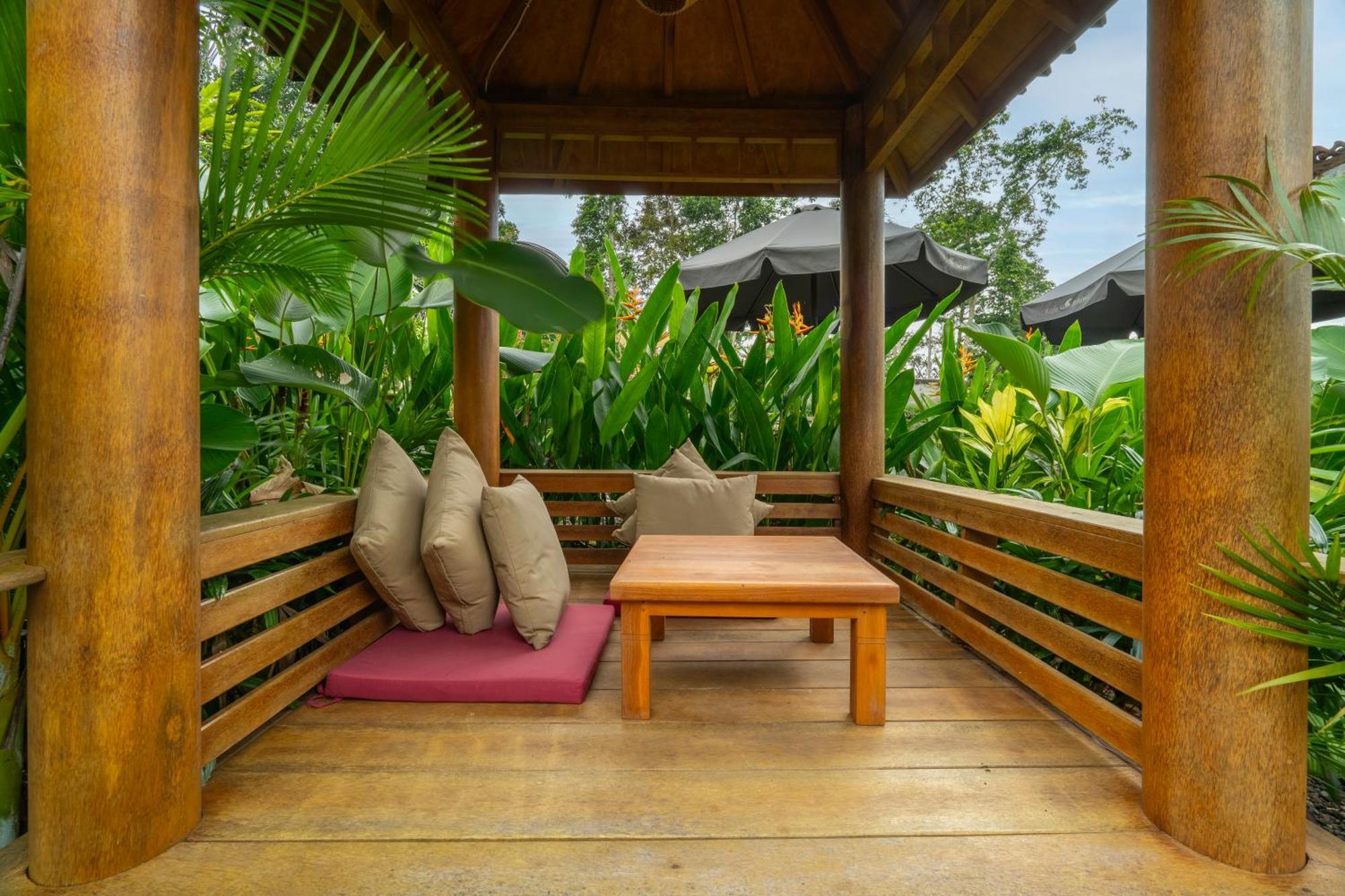 Angseri Villas ตาบานัน ภายนอก รูปภาพ